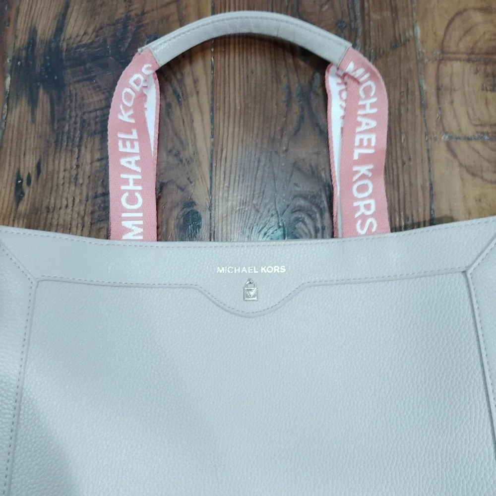 Michael Kors Large Tote Bag in Pink Women's Spacious Handbag